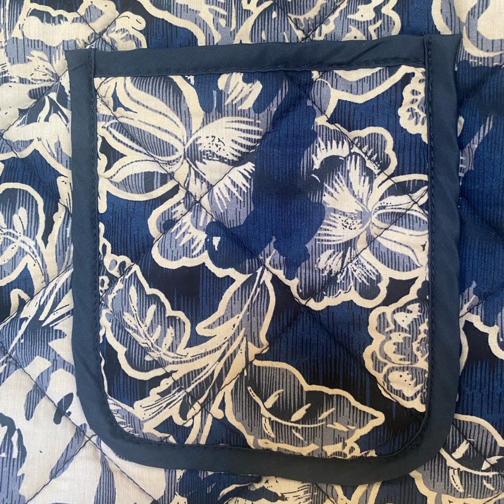 Rachel Zoe Quilted Floral Jacket w/ Front Pockets Size L Navy & White - Picture 9 of 15